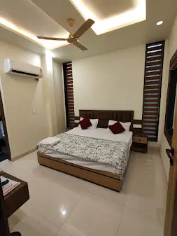 Shri Mukund Dham